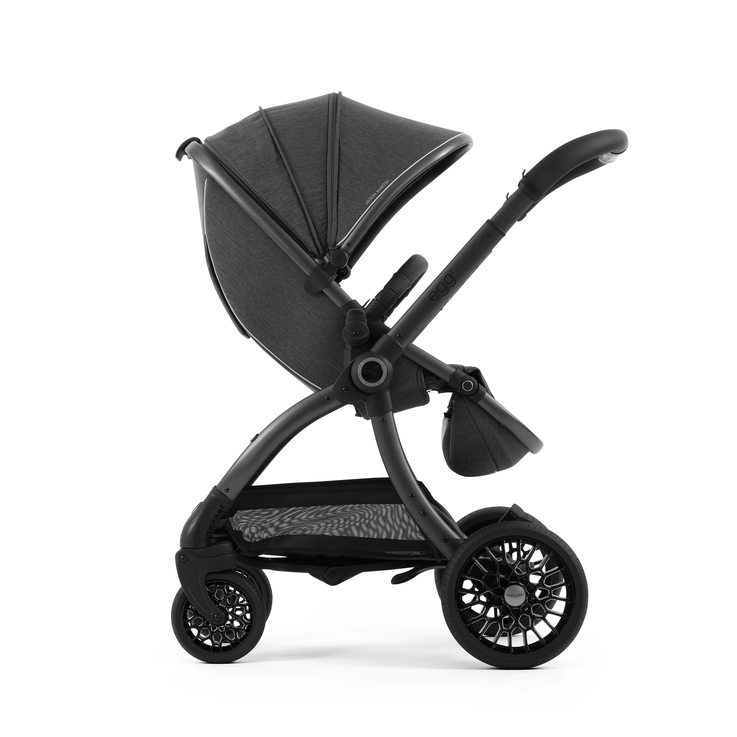 Aston Martin egg3® Package Classic Grey - Non UK - Image 15