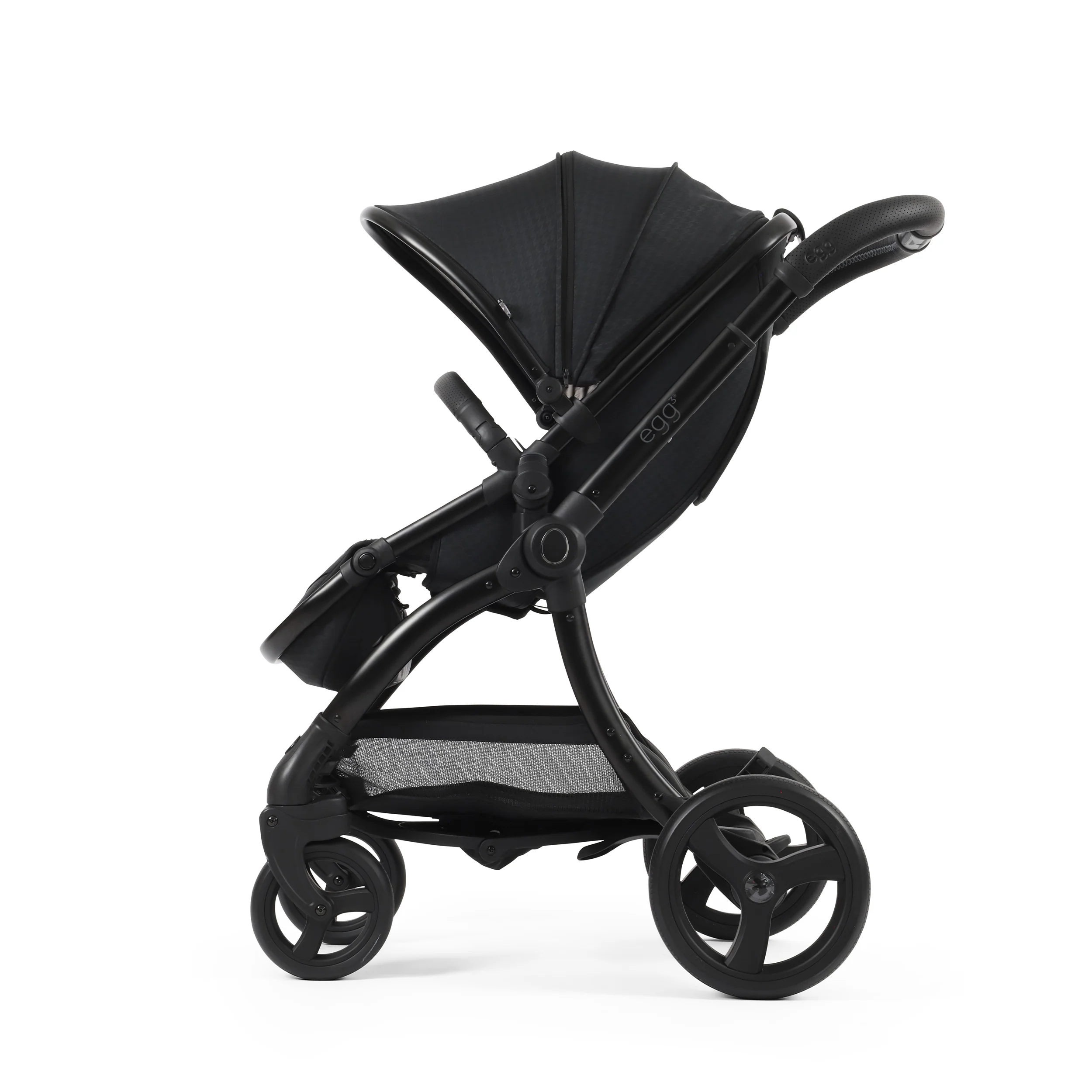 egg3® Stroller - Image 120