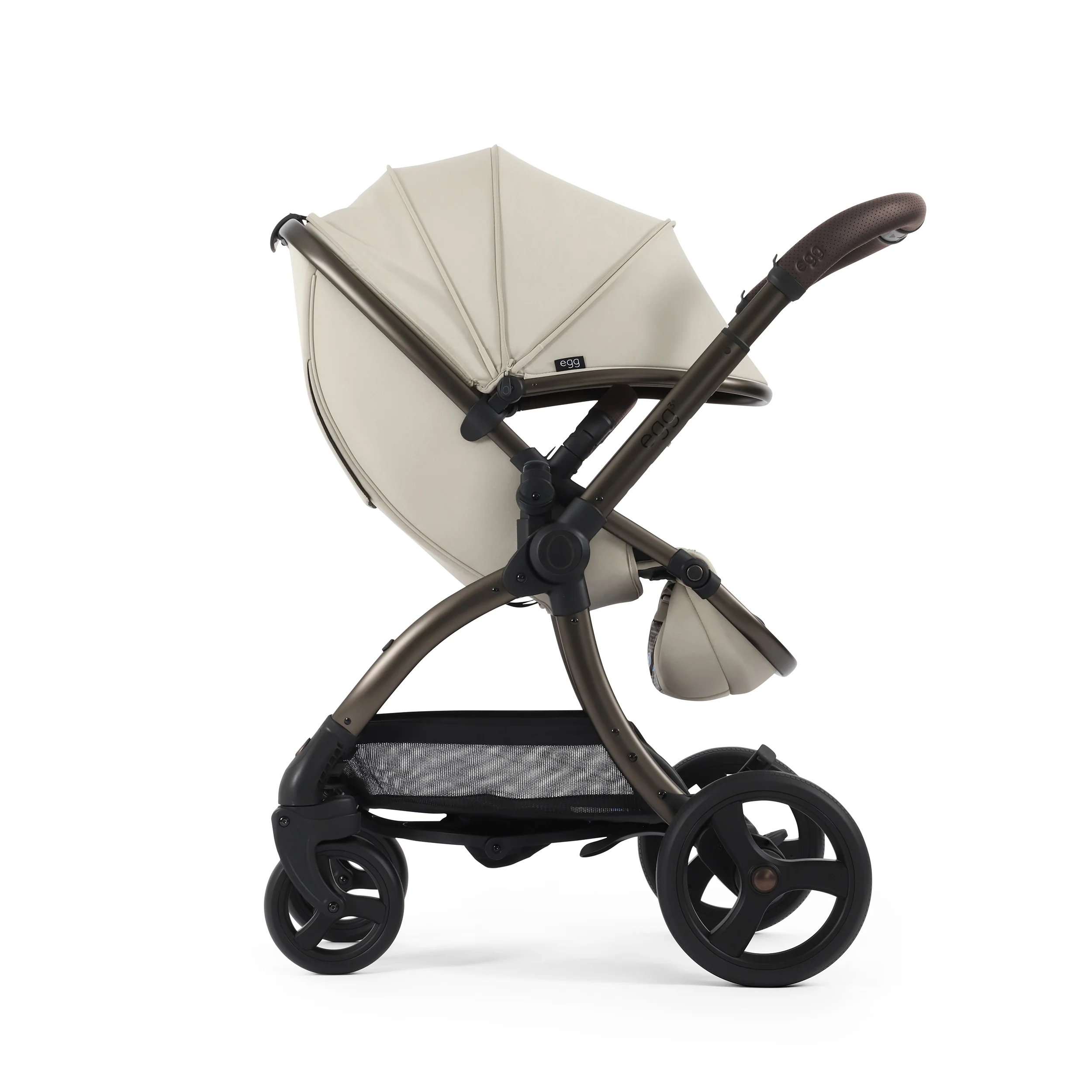 egg3® Stroller - Image 137