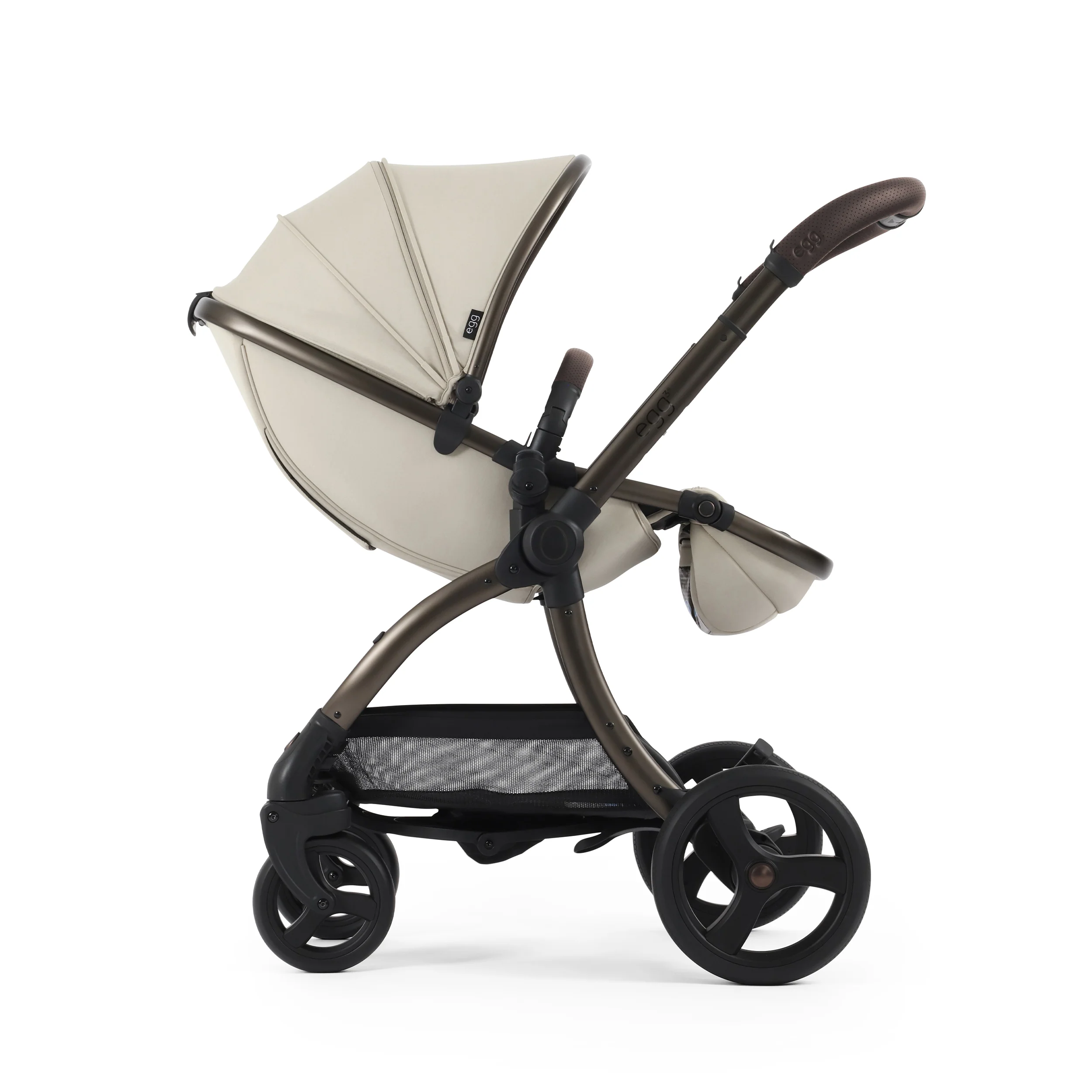 egg3® Stroller - Image 138